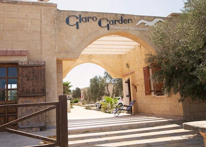 ホテル Glaro Garden Rizokarpaso