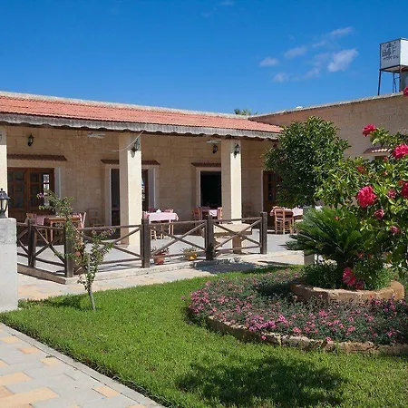 Glaro Garden Rizokarpaso